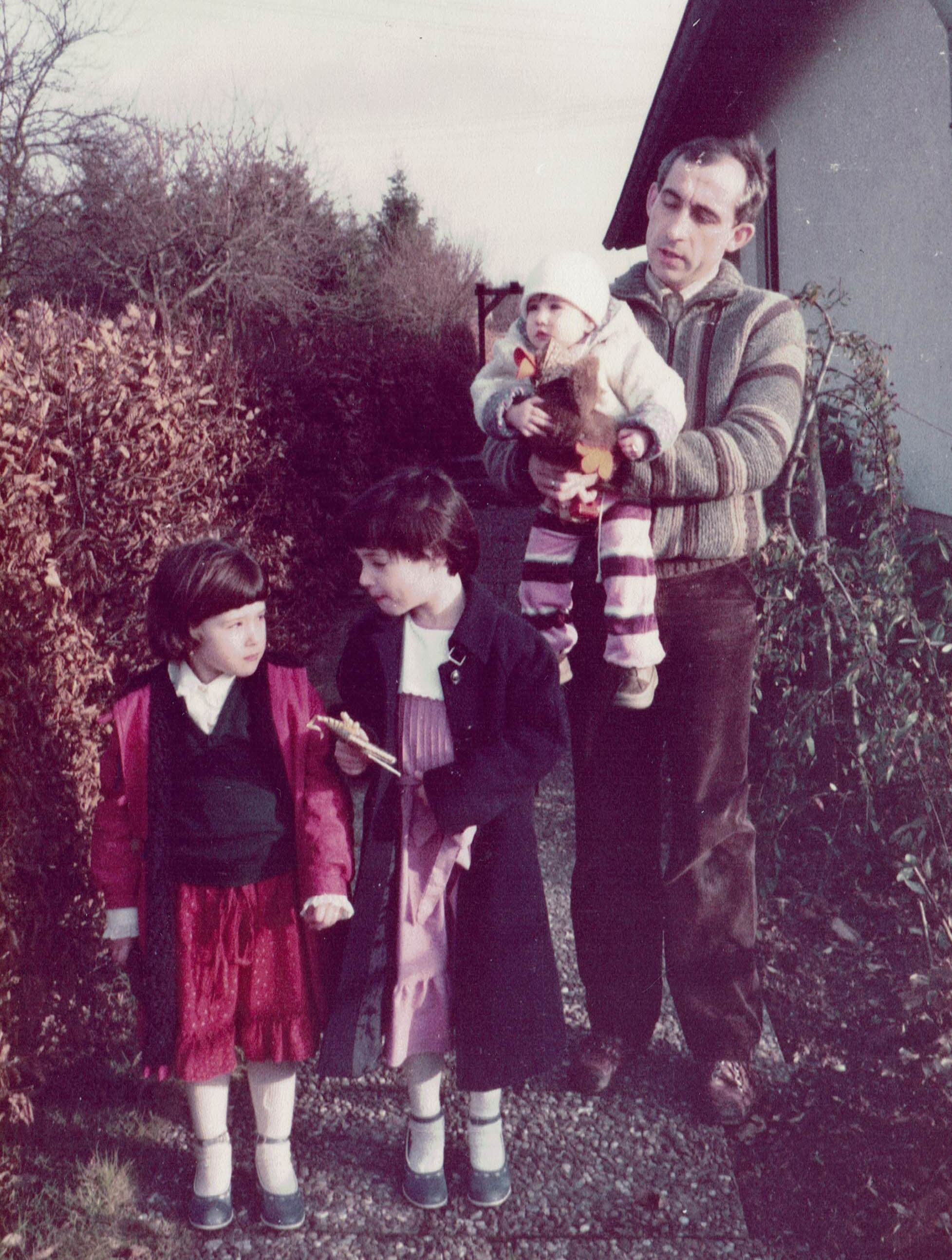 Günter Budian mit seinen Töchtern 1983